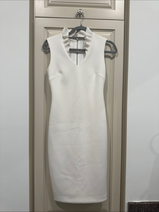 Calvin Klein Dresses & Skirts - Calvin Klein Cream Sleeveless Ruffle-Trim V-Neck Midi Dress